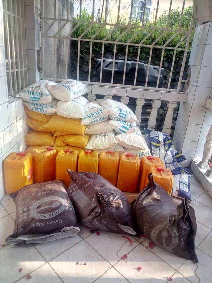 alimentos donados al orfanato